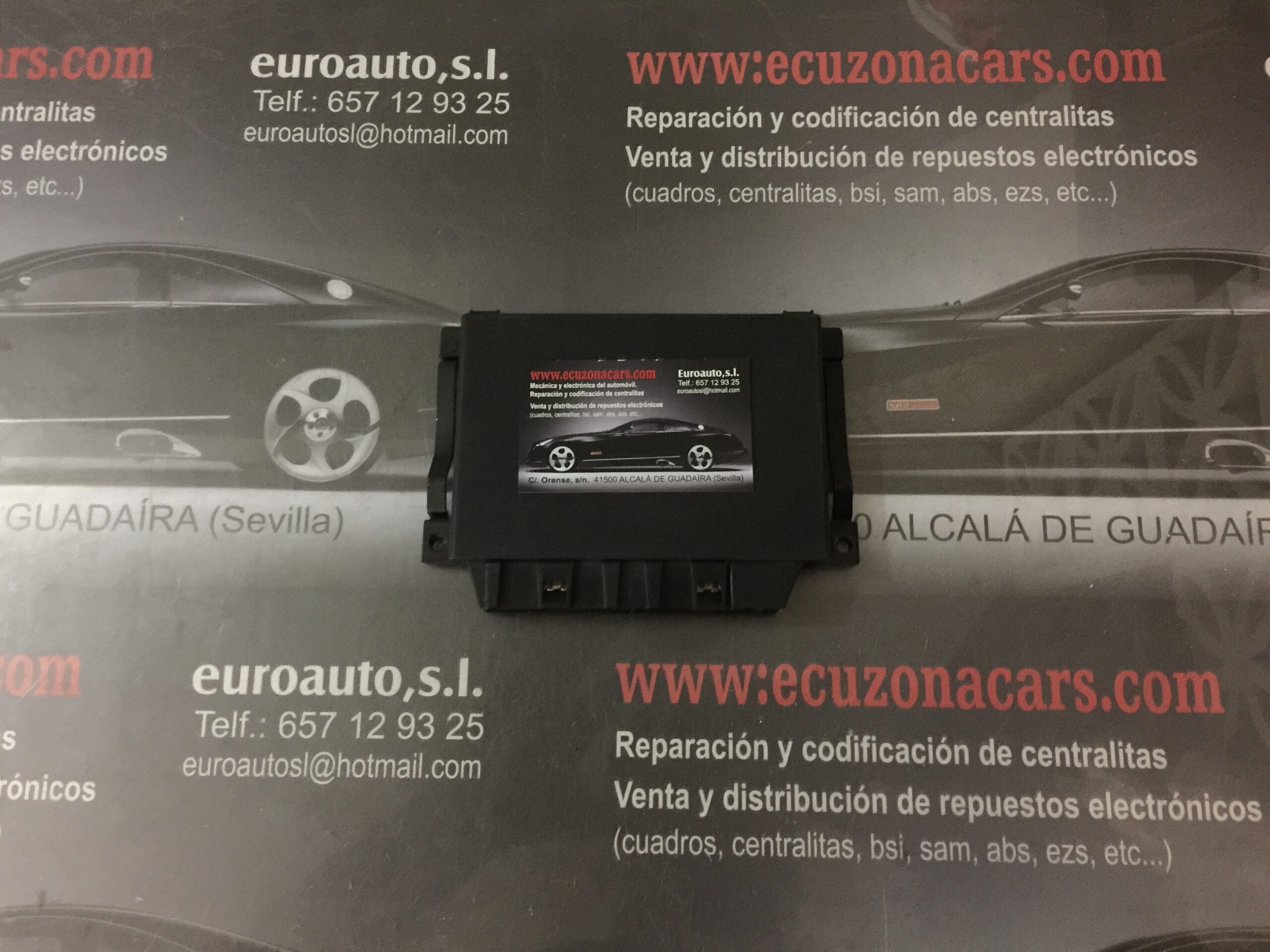 . centralita mercedes clase s berlina (bm 220) mercedes-benz bm serie 220 berlina 5. 0 v8 24v gasolina. kilómetros: 185051. color: plata. referencia original: bosch. referencia equivalente: / . observaciones: control transmision. --- disponemos de la posibilidad de realizar clonaciones y codificaciones , alquiler de centralitas reparacion de abs airbags , cuadros, tarjetas y direcciones Copia de llaves centralita del motor / motorsteuergerät / engine control unit unidad reprogramaciones egr dpr filtro de particulas , CONSULTAR PRECIOS Y DISPONIBLIDAD