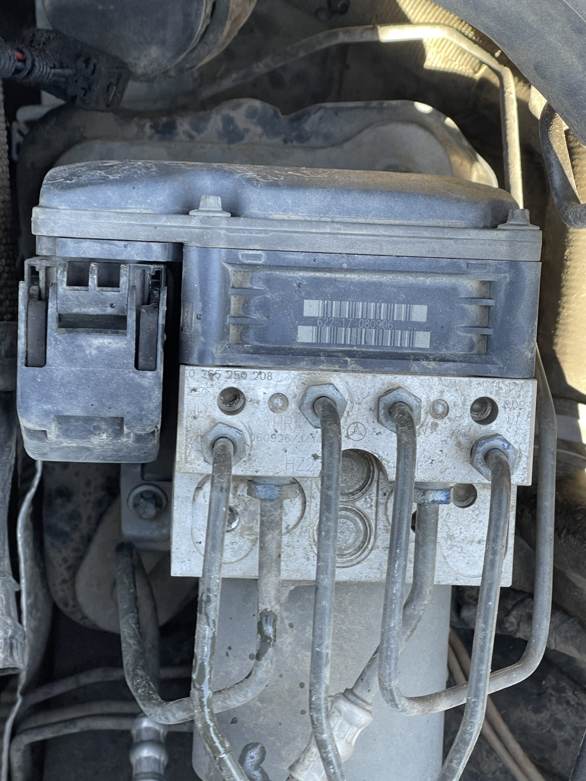 unidad de abs mercedes benz clase e 320 w211 disponemos de la posibilidad de realizar clonaciones y codificaciones , alquiler de centralitas reparacion de abs airbags , cuadros, tarjetas y direcciones Copia de llaves centralita del motor / motorsteuergerät / engine control unit unidad reprogramaciones egr dpr filtro de particulas , CONSULTAR PRECIOS Y DISPONIBLIDAD