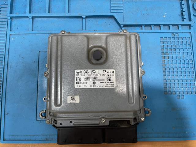 0 281 014 185 0 A 646 11 77 A6461501177 BOSCH EDC 16CP31-8.21 BOSCH EDC16CP31821 CENTRALITA DE MOTOR MERCEDES BENZ VITO OM 646 980 DE22LA disponemos de la posibilidad de realizar clonaciones y codificaciones , alquiler de centralitas reparacion de abs airbags , cuadros, tarjetas y direcciones Copia de llaves centralita del motor / motorsteuergerät / engine control unit unidad reprogramaciones egr dpr filtro de particulas , CONSULTAR PRECIOS Y DISPONIBLIDAD