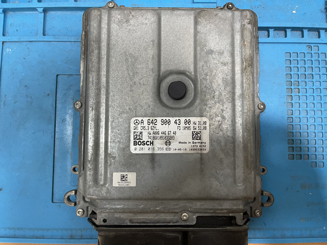 0 281 016 356 0 A 642 900 43 00 A6429004300 BOSCH EDC 16CP36-4.3 BOSCH EDC16CP3643 CENTRALITA DE MOTOR MERCEDES BENZ CLASE S 320 CDI OM642 932 D30 EUROAUTO S.L. ECUZONACARS.COM disponemos de la posibilidad de realizar clonaciones y codificaciones , alquiler de centralitas reparacion de abs airbags , cuadros, tarjetas y direcciones Copia de llaves centralita del motor / motorsteuergerät / engine control unit unidad reprogramaciones egr dpr filtro de particulas , CONSULTAR PRECIOS Y DISPONIBLIDAD