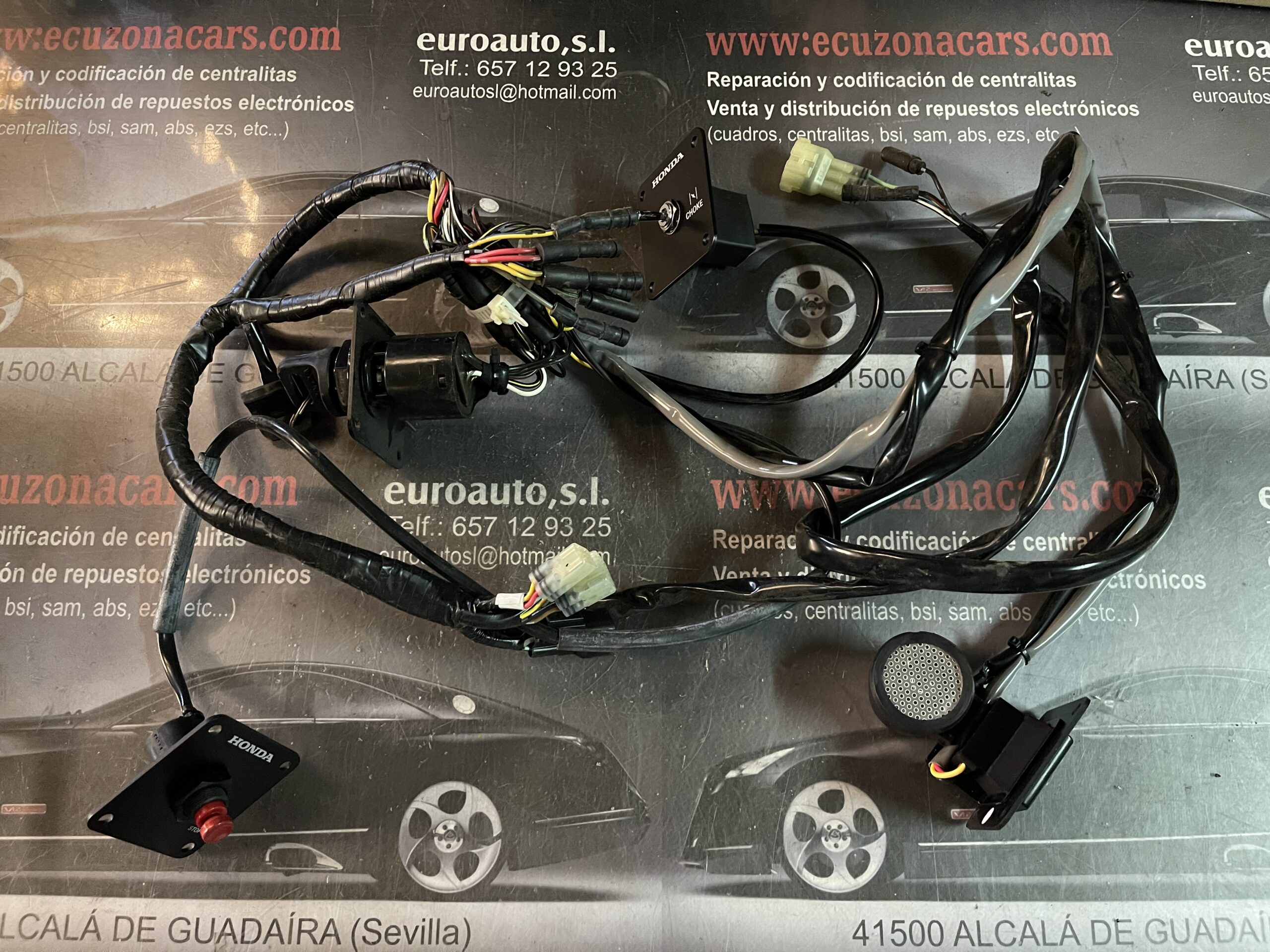 06323 ZW5 U16 INSTALACION ELECTRICA PANEL DE CONTROL HONDA MARINE FUERA BORDA CONMUTADOR DE ARRANQUE disponemos de la posibilidad de realizar clonaciones y codificaciones , alquiler de centralitas reparacion de abs airbags , cuadros, tarjetas y direcciones Copia de llaves centralita del motor / motorsteuergerät / engine control unit unidad reprogramaciones egr dpr filtro de particulas , CONSULTAR PRECIOS Y DISPONIBLIDAD