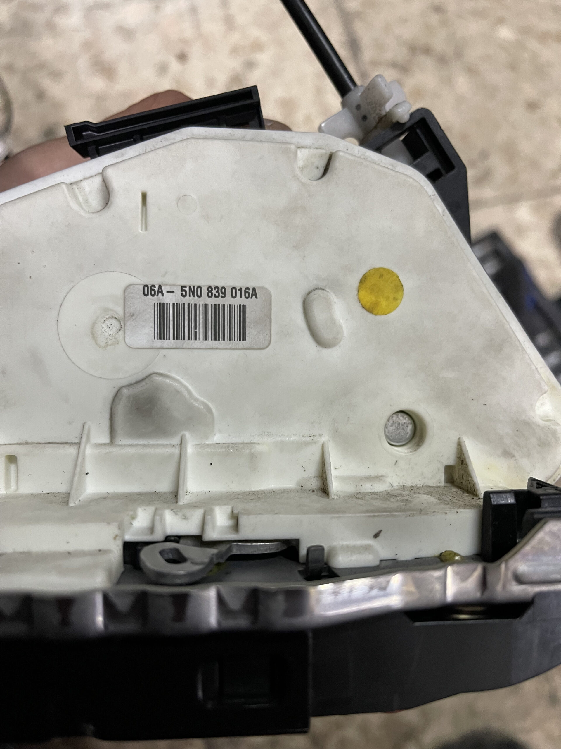 06a 5n0 839 016a cerradura trasera derecha volkswagen passat cc disponemos de la posibilidad de realizar clonaciones y codificaciones , alquiler de centralitas reparacion de abs airbags , cuadros, tarjetas y direcciones Copia de llaves centralita del motor / motorsteuergerät / engine control unit unidad reprogramaciones egr dpr filtro de particulas , CONSULTAR PRECIOS Y DISPONIBLIDAD