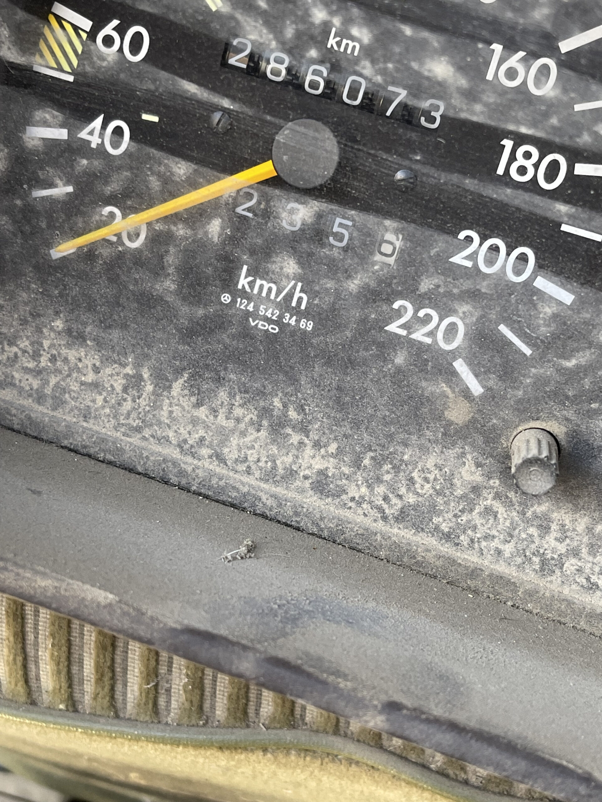 124 440 43 11 110 008 652 005 124 542 34 69 CUADRO DE INSTRUMENTOS MERCEDES BENZ CLASE E W124 ECUZONACARS EUROAUTO S.L. disponemos de la posibilidad de realizar clonaciones y codificaciones , alquiler de centralitas reparacion de abs airbags , cuadros, tarjetas y direcciones Copia de llaves centralita del motor / motorsteuergerät / engine control unit unidad reprogramaciones egr dpr filtro de particulas , CONSULTAR PRECIOS Y DISPONIBLIDAD