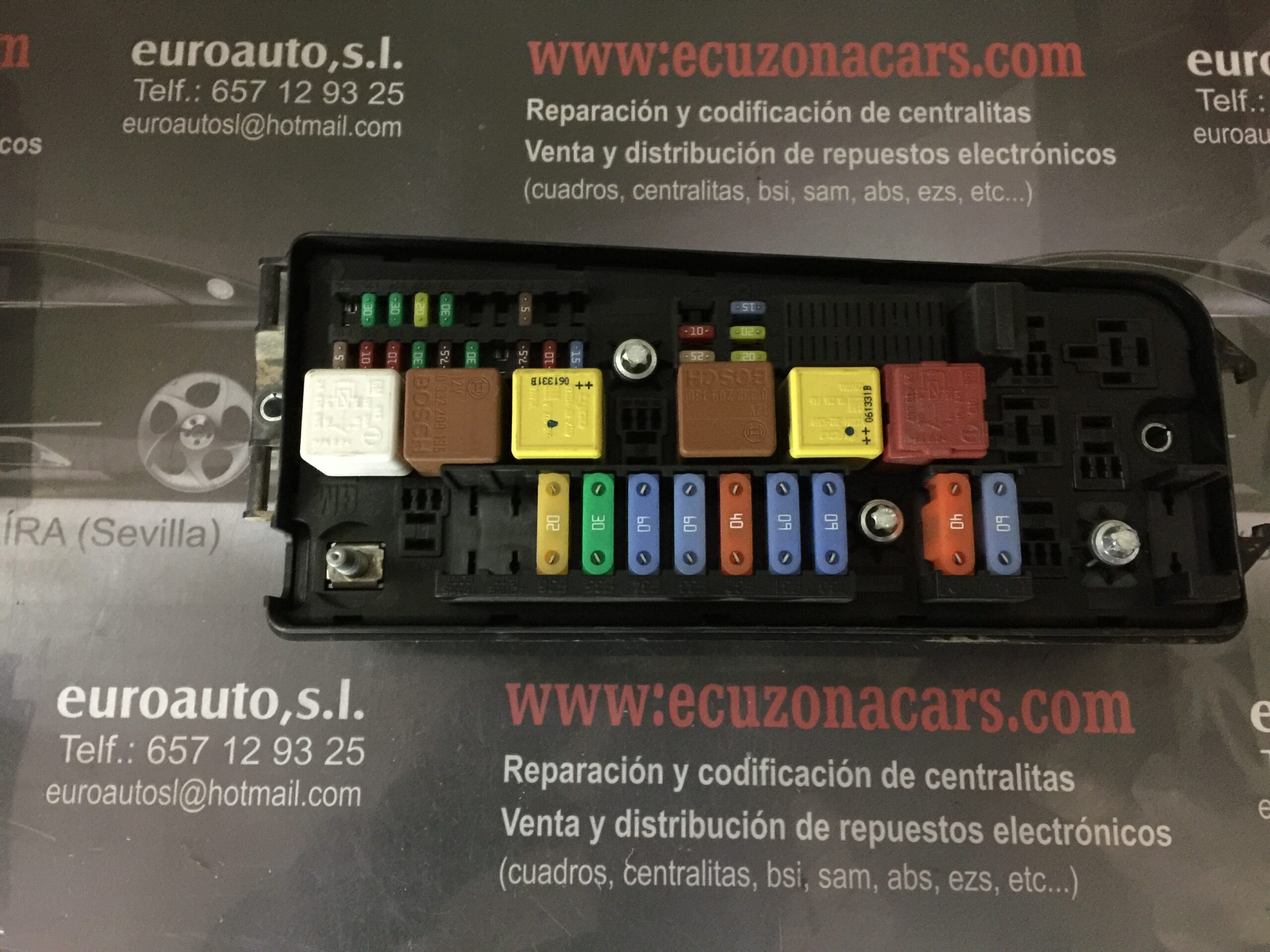 13 205 802 GN 21GY61 114407 CAJA DE FUSIBLES OPEL VECTRA C 1.9 CDTI disponemos de la posibilidad de realizar clonaciones y codificaciones , alquiler de centralitas reparacion de abs airbags , cuadros, tarjetas y direcciones Copia de llaves centralita del motor / motorsteuergerät / engine control unit unidad reprogramaciones egr dpr filtro de particulas , CONSULTAR PRECIOS Y DISPONIBLIDAD