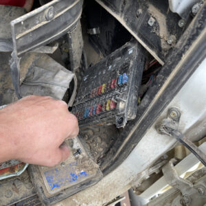 24310 lb00a caja de fusibles nissan atleon disponemos de la posibilidad de realizar clonaciones y codificaciones , alquiler de centralitas reparacion de abs airbags , cuadros, tarjetas y direcciones Copia de llaves centralita del motor / motorsteuergerät / engine control unit unidad reprogramaciones egr dpr filtro de particulas , CONSULTAR PRECIOS Y DISPONIBLIDAD