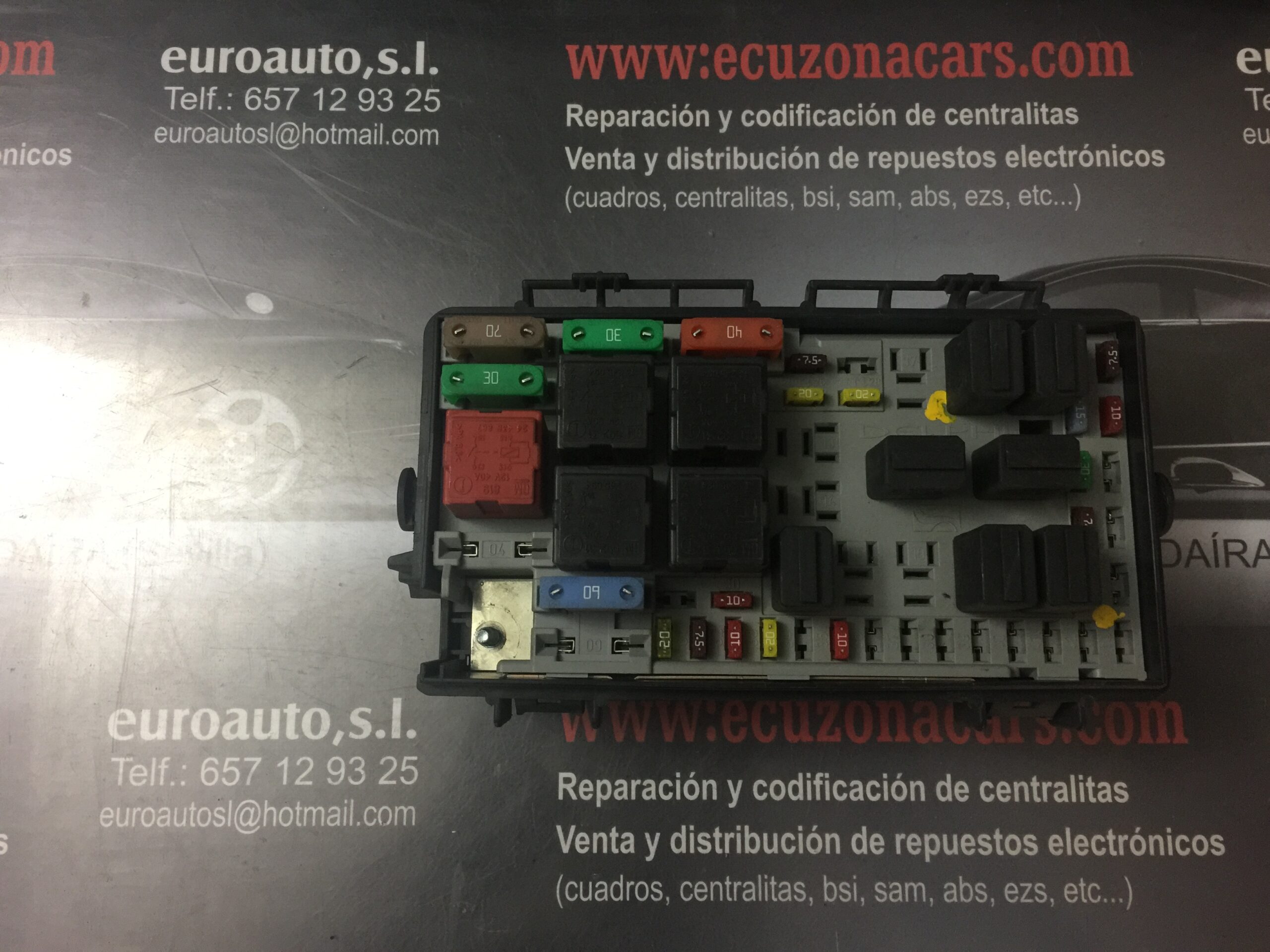gm Caja de fusibles Opel Corsa d disponemos de la posibilidad de realizar clonaciones y codificaciones , alquiler de centralitas reparacion de abs airbags , cuadros, tarjetas y direcciones Copia de llaves centralita del motor / motorsteuergerät / engine control unit unidad reprogramaciones egr dpr filtro de particulas , CONSULTAR PRECIOS Y DISPONIBLIDAD
