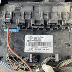 211 545 52 01 5DK00804717 5DK00804717 HW3006 SW0406 UNIDAD SAM MERCEDES BENZ CLASE E W211 disponemos de la posibilidad de realizar clonaciones y codificaciones , alquiler de centralitas reparacion de abs airbags , cuadros, tarjetas y direcciones Copia de llaves centralita del motor / motorsteuergerät / engine control unit unidad reprogramaciones egr dpr filtro de particulas , CONSULTAR PRECIOS Y DISPONIBLIDAD