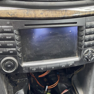 A 211 870 47 89 BE7039 51152361 RADIO NAVEGADOR MERCEDES BENZ CLASE E W211 disponemos de la posibilidad de realizar clonaciones y codificaciones , alquiler de centralitas reparacion de abs airbags , cuadros, tarjetas y direcciones Copia de llaves centralita del motor / motorsteuergerät / engine control unit unidad reprogramaciones egr dpr filtro de particulas , CONSULTAR PRECIOS Y DISPONIBLIDAD