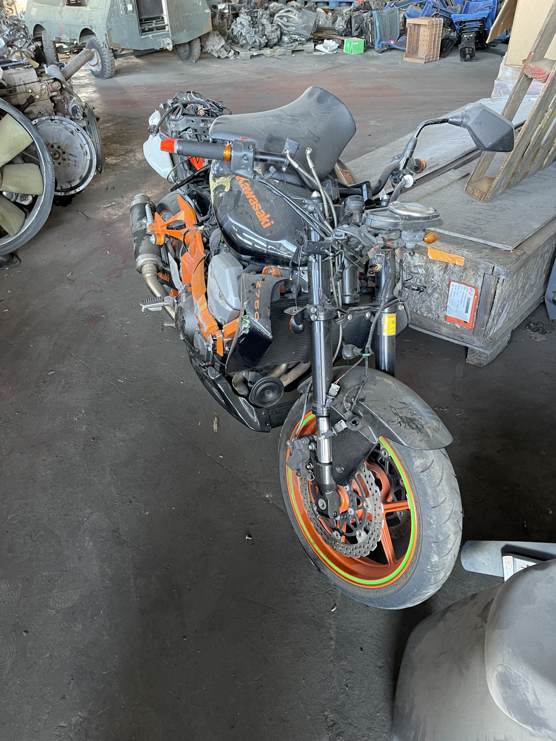 despiece completo disponemos de la posibilidad de realizar clonaciones y codificaciones , alquiler de centralitas reparacion de abs airbags , cuadros, tarjetas y direcciones Copia de llaves centralita del motor / motorsteuergerät / engine control unit unidad reprogramaciones egr dpr filtro de particulas , CONSULTAR PRECIOS Y DISPONIBLIDAD