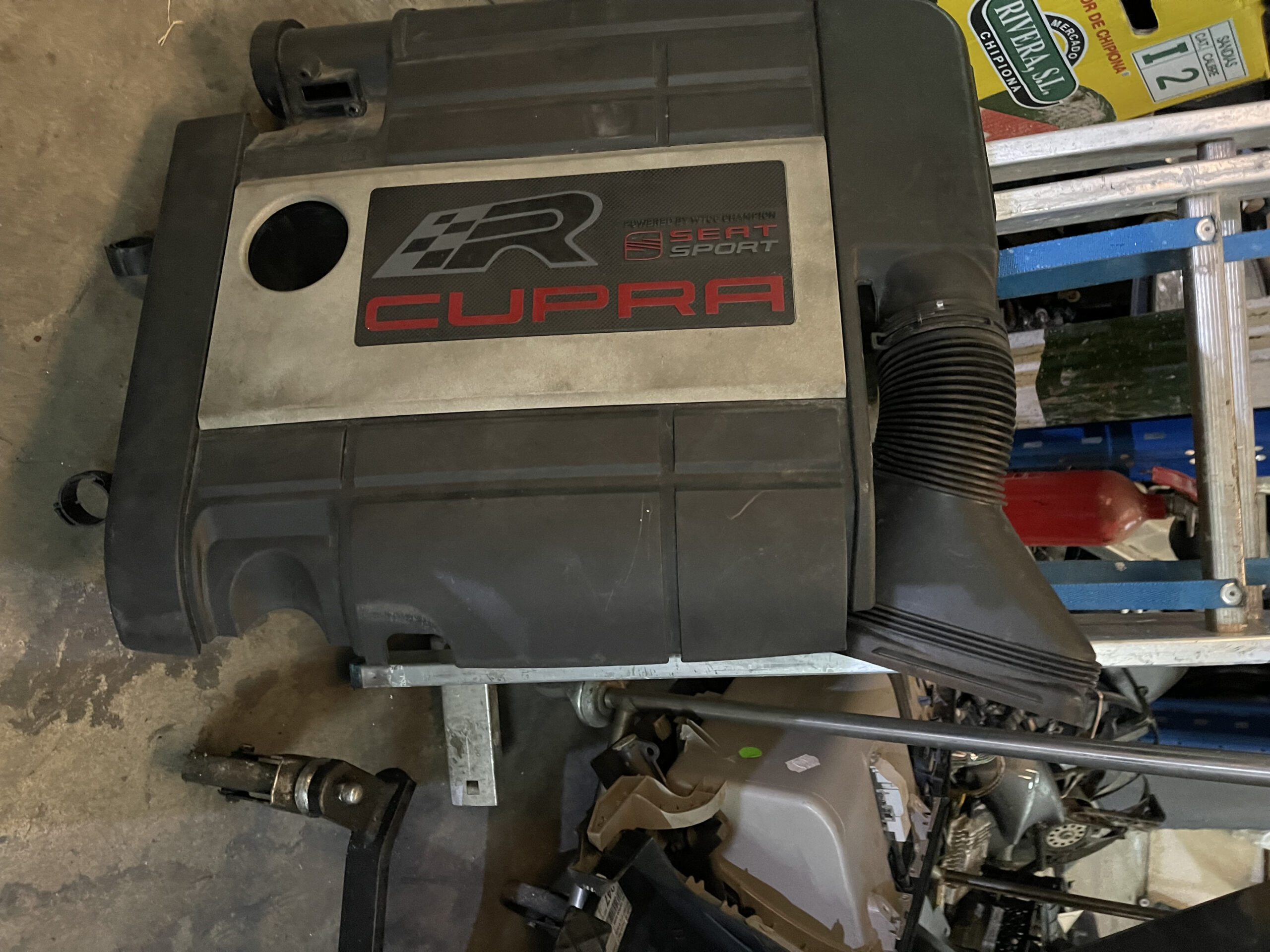 tapa de motor seat leon cupra r 2 2.0 265cv disponemos de la posibilidad de realizar clonaciones y codificaciones , alquiler de centralitas reparacion de abs airbags , cuadros, tarjetas y direcciones Copia de llaves centralita del motor / motorsteuergerät / engine control unit unidad reprogramaciones egr dpr filtro de particulas , CONSULTAR PRECIOS Y DISPONIBLIDAD