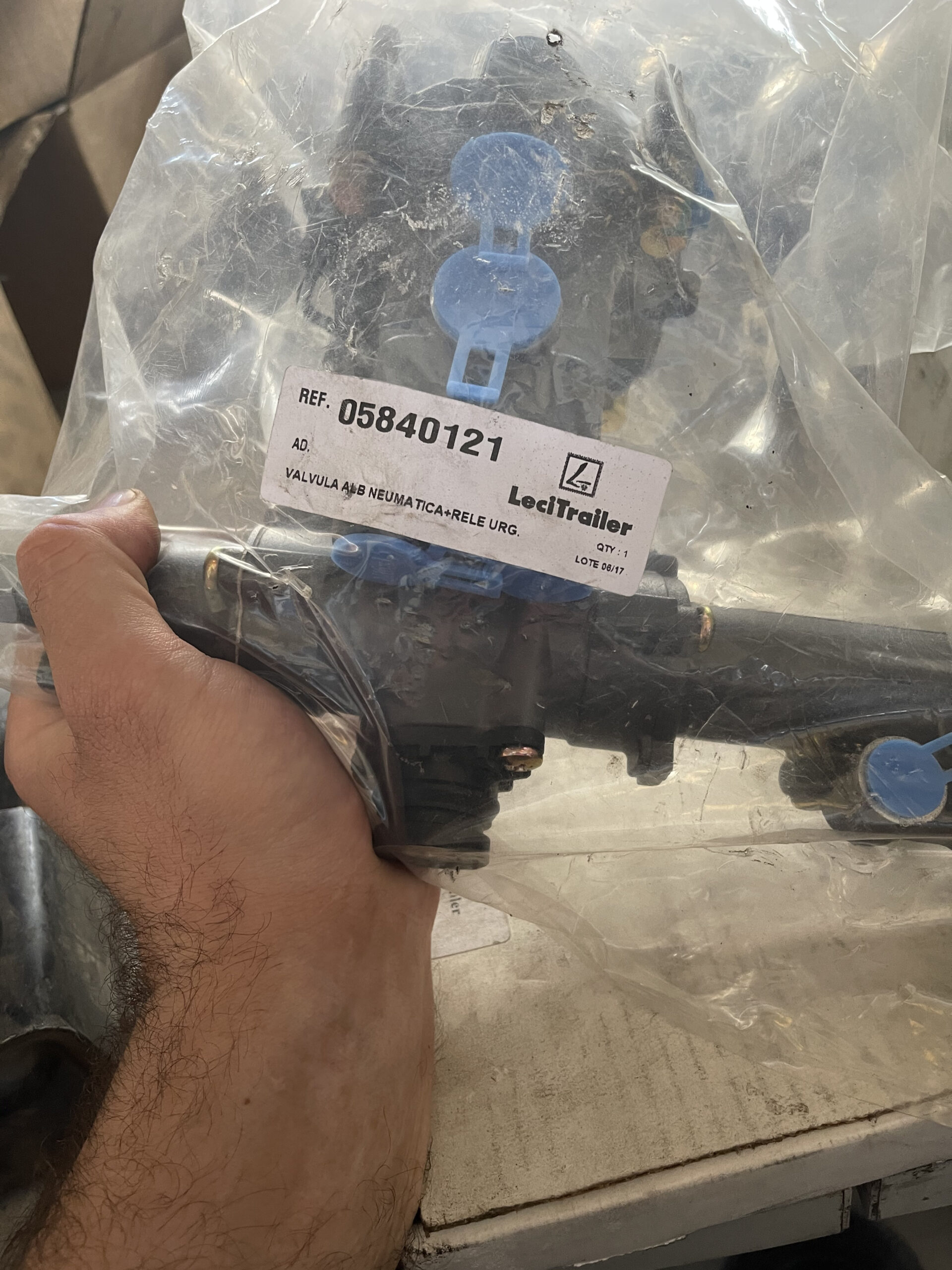 valvula regulacion en funcion de la carga alb lecitrailer disponemos de la posibilidad de realizar clonaciones y codificaciones , alquiler de centralitas reparacion de abs airbags , cuadros, tarjetas y direcciones Copia de llaves centralita del motor / motorsteuergerät / engine control unit unidad reprogramaciones egr dpr filtro de particulas , CONSULTAR PRECIOS Y DISPONIBLIDAD